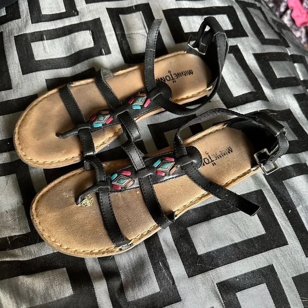 MINNETONKA Leather Southwestern Indian Sandals